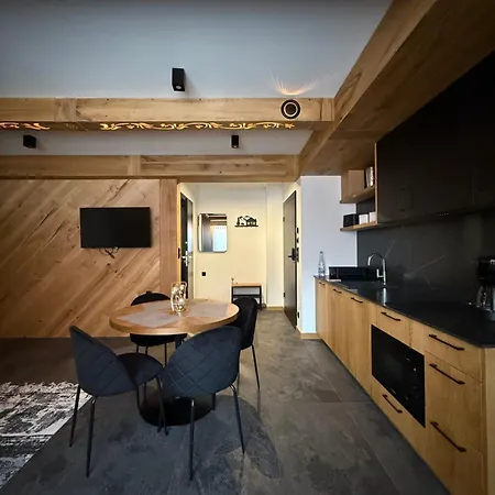 Greenhill Bachleda Apartment