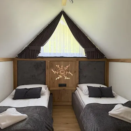 Greenhill Bachleda *