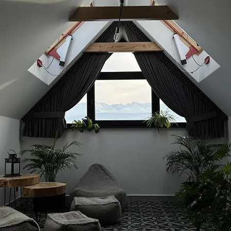 Greenhill Bachleda *