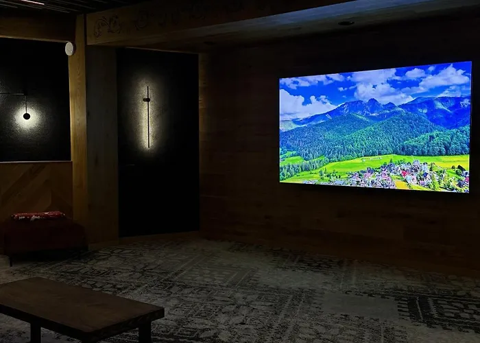 Daire Greenhill Bachleda *