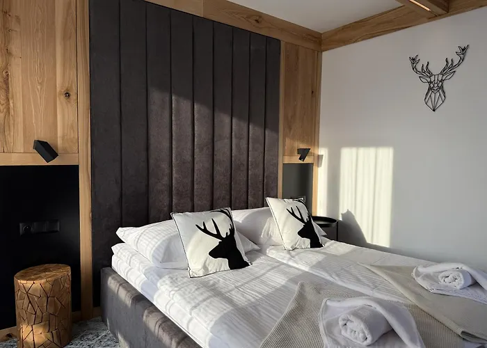 Greenhill Bachleda Daire *